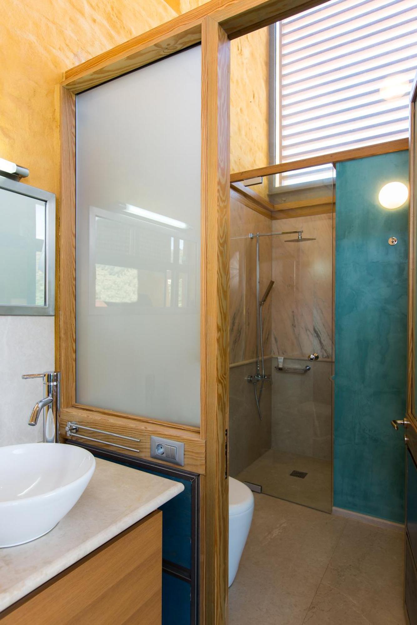 Beachfront Ravdoucha Epavlis Eleni Villa - Pool, Hot Tub, Gym, Sauna, Private Parking, Wifi La Canea Exterior foto