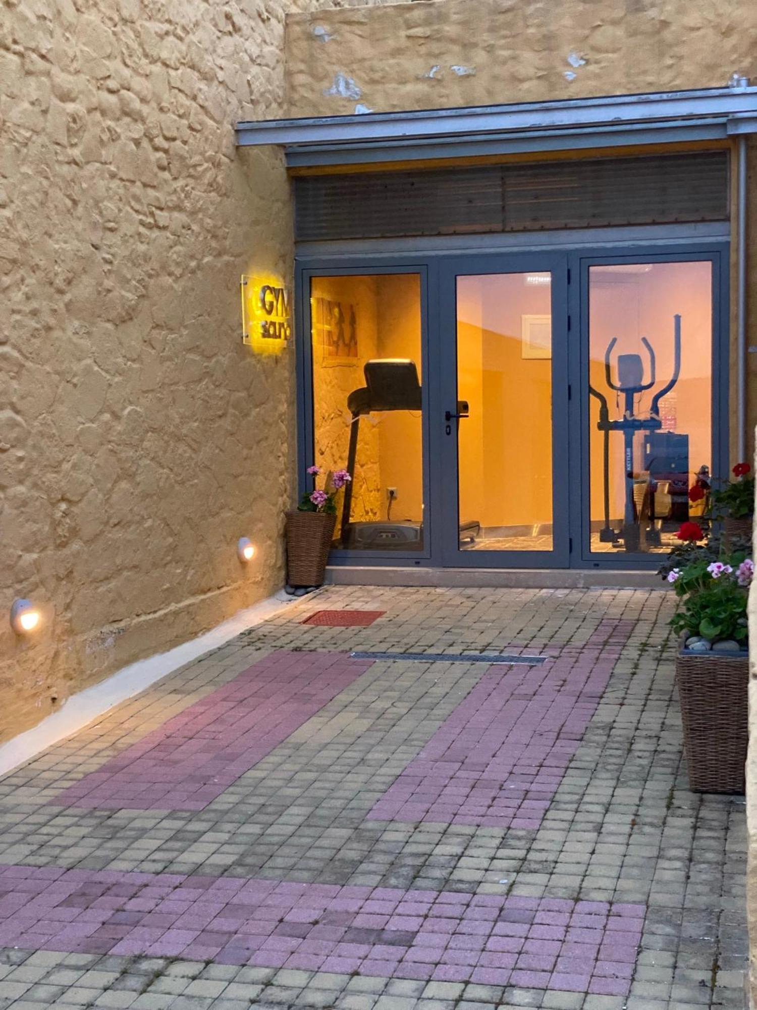 Beachfront Ravdoucha Epavlis Eleni Villa - Pool, Hot Tub, Gym, Sauna, Private Parking, Wifi La Canea Exterior foto