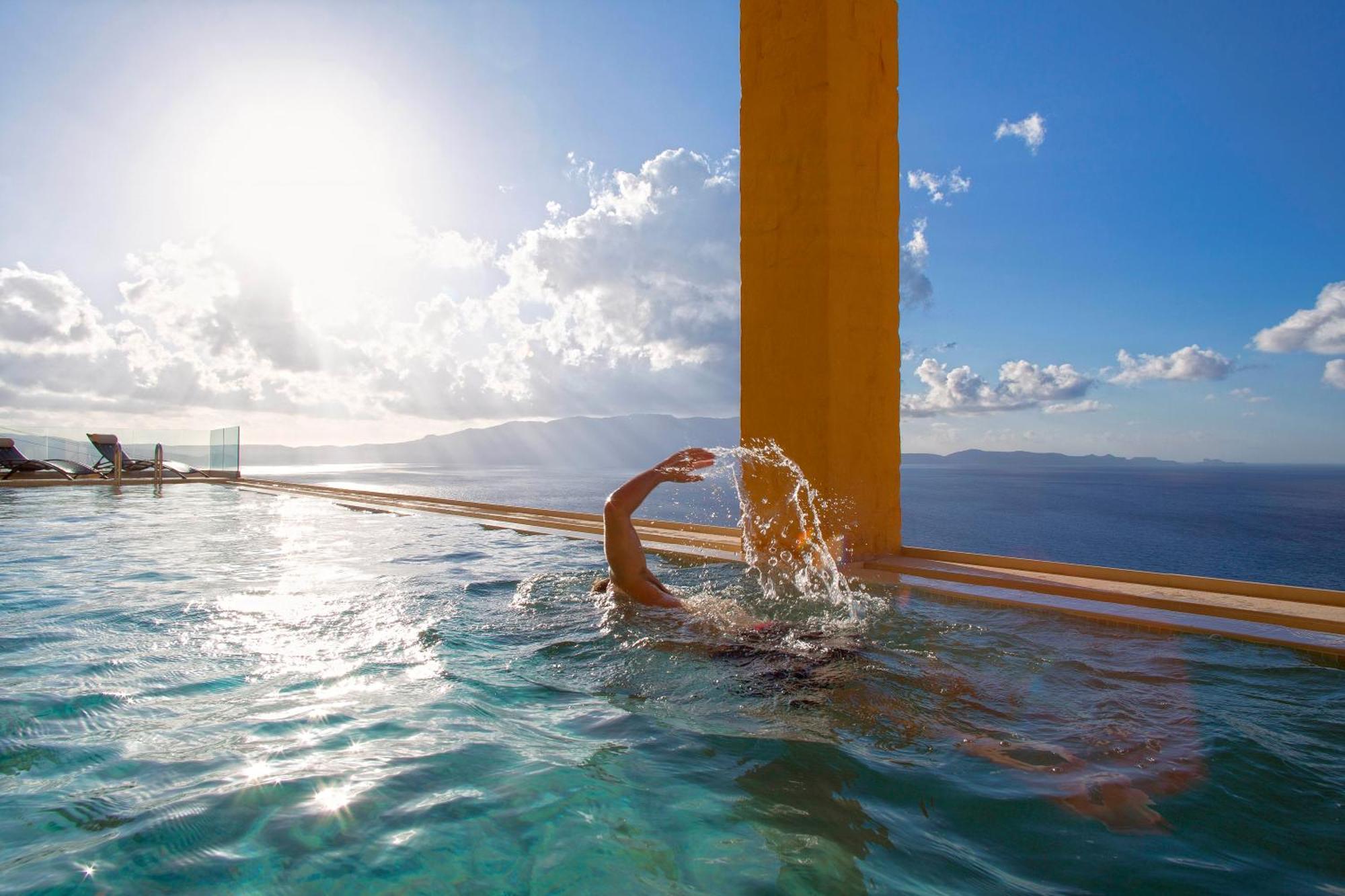 Beachfront Ravdoucha Epavlis Eleni Villa - Pool, Hot Tub, Gym, Sauna, Private Parking, Wifi La Canea Exterior foto